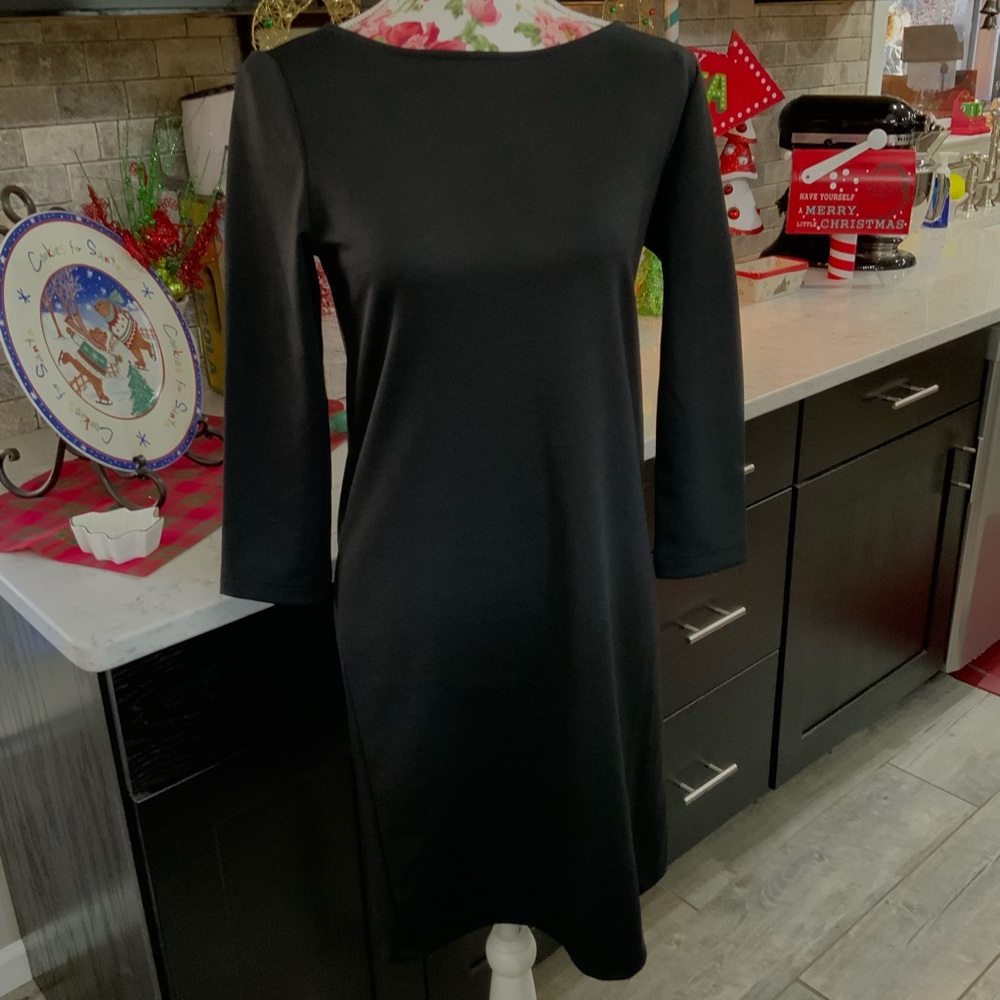 GAP 3/4 Length Sleeve Little Black Shift Dress  
Size XS New With Tags $69.95